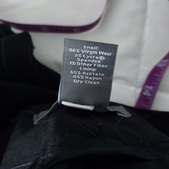 EUC Ann Taylor fine Italian wool blend pinstripe suit - Picture 11 of 15